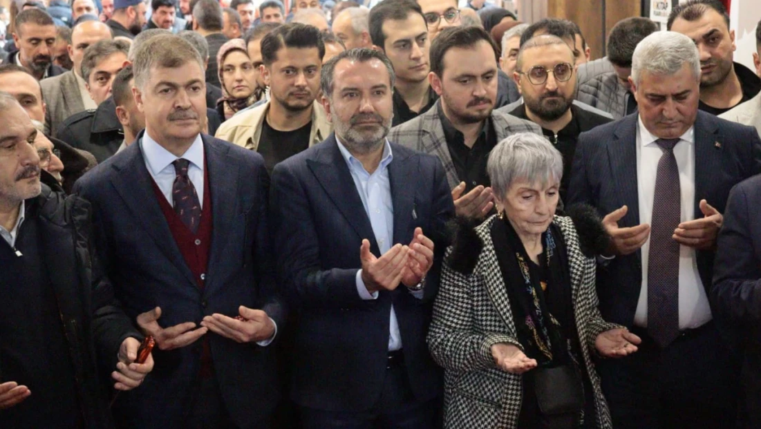 Edebiyatın Kalbi Elazığ’da Atıyor: 6. Kitap Fuarına Büyük İlgi