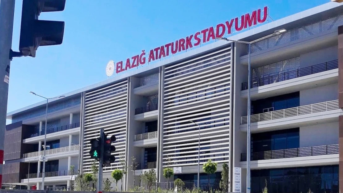 Atatürk Stadyumu Milli Maça Hazırlanıyor