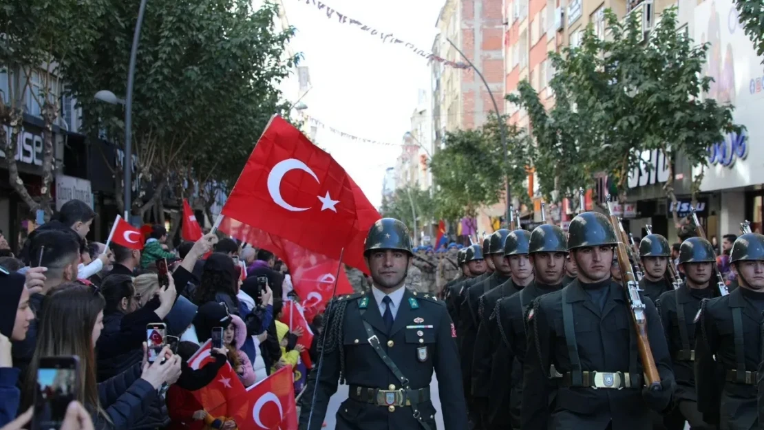 Cumhuriyet Bayramı Elazığ'da Coşkuyla Kutlandı