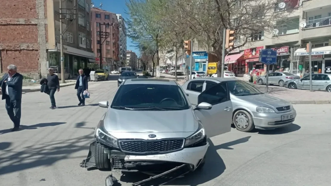 Dikkatsizlik Seçim Günü'nde Kaza Getirdi!