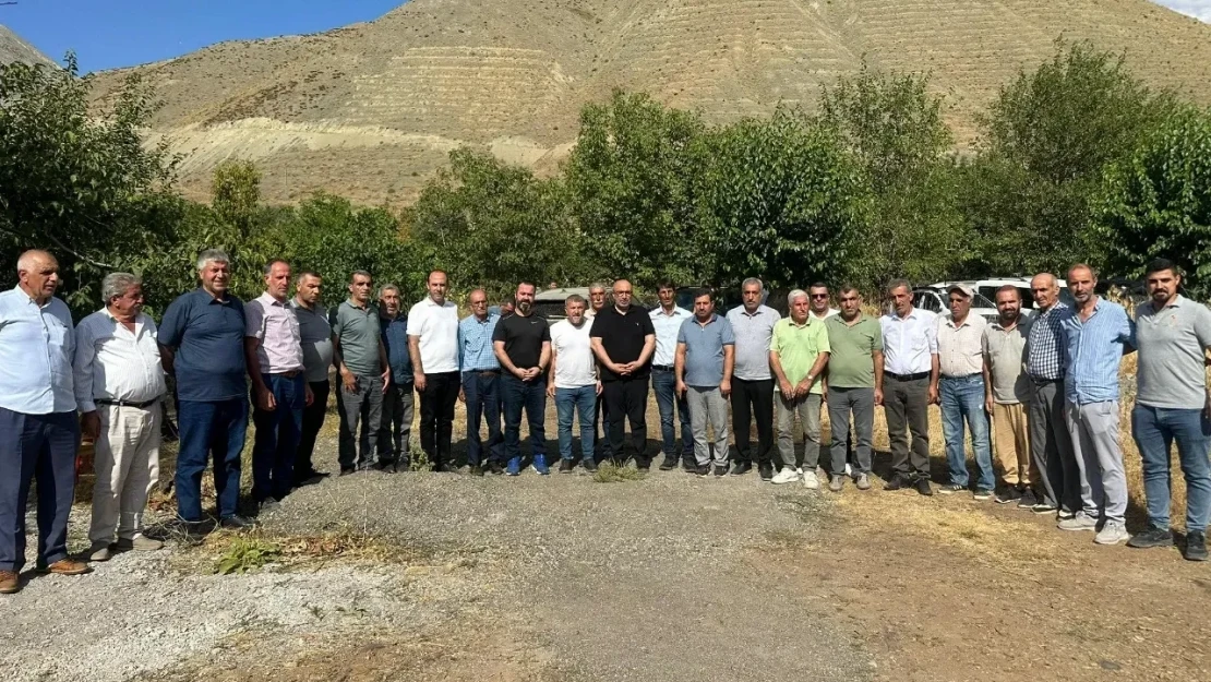 Ejder Açıkkapı, Palu'da Köy Köy Gezerek Hemşehrileriyle Buluştu