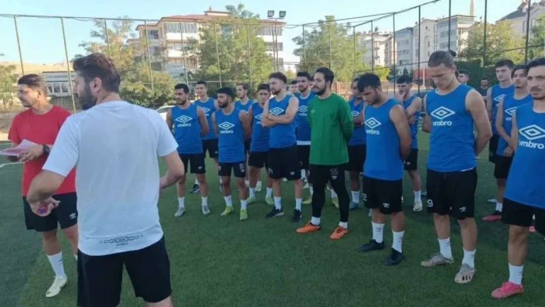 Elazığ 23 FK'da Yaprak Dökümü