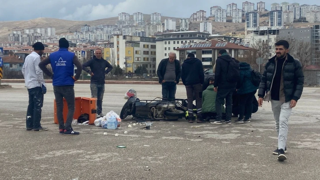 Elazığ Ataşehir'de Trafik Kazaları Mahalleliyi İsyan Ettirdi