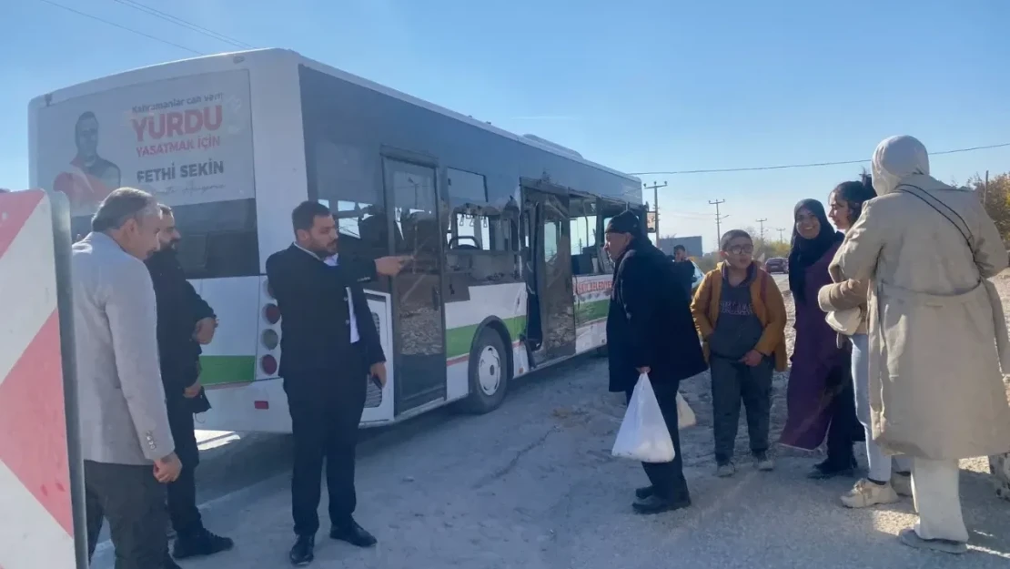 Elazığ Baskil Halk Otobüsü Tırla Çarpıştı