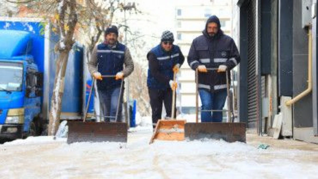 Elazığ Belediyesi'nden Kar Yağışı ve Buzlanma Uyarısı