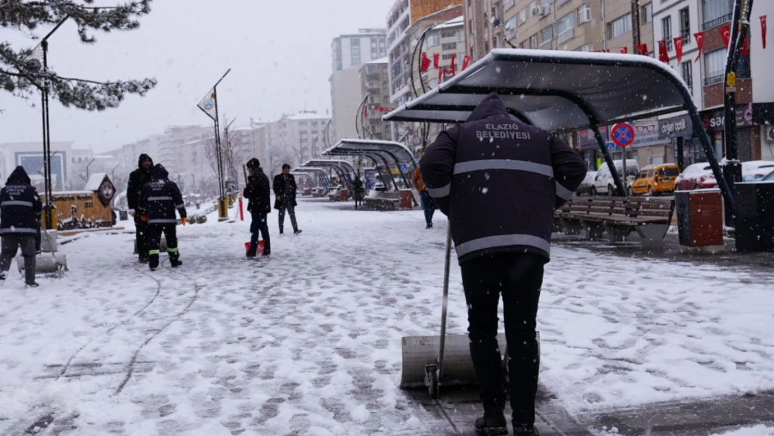 Elazığ Belediyesi'nden Yoğun Kar Yağışına Hızlı Ve Etkili Müdahale