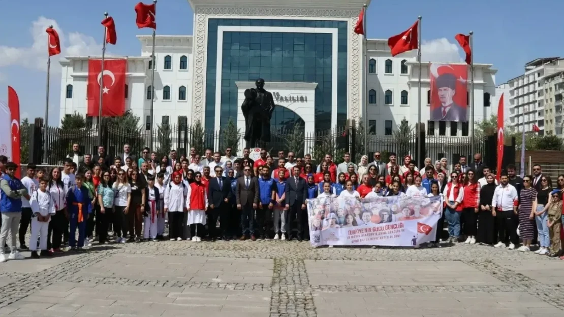 Elazığ'da 19 Mayıs Coşkuyla Kutlanıyor