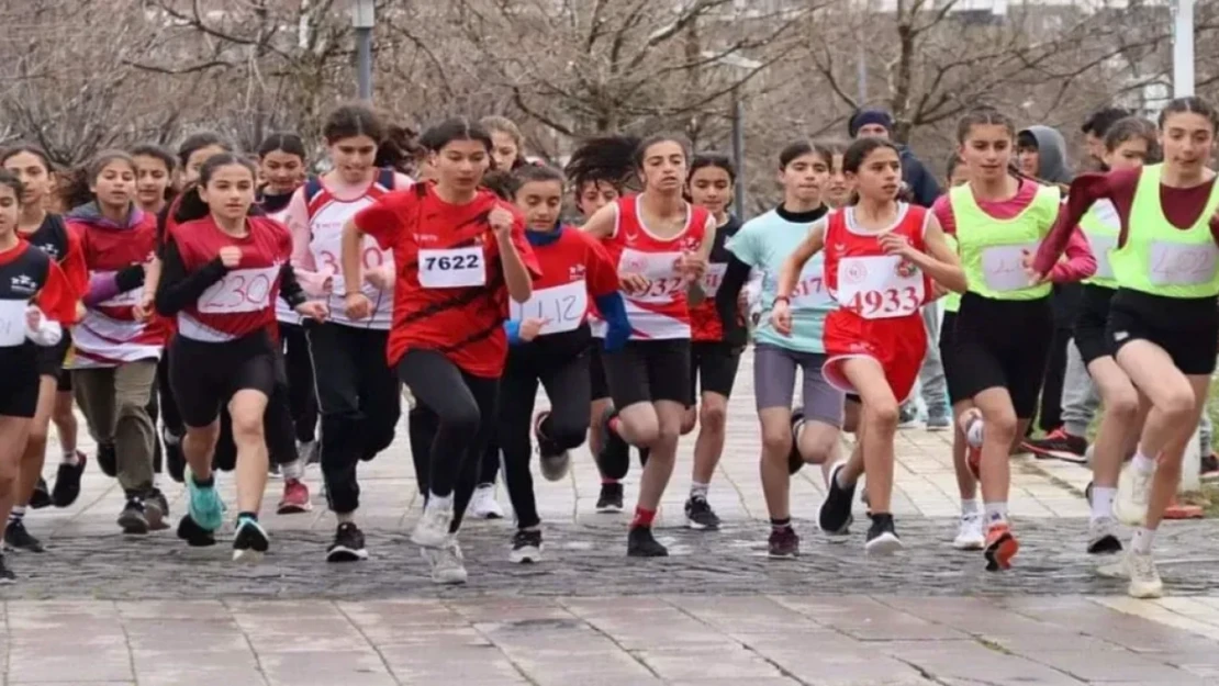 Elazığ'da Atletizm Hakem Kursu Başvuruları Başladı