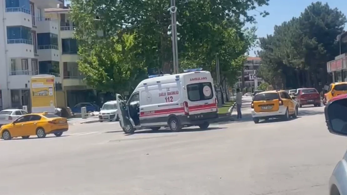 Elazığ'da İki Ticari Araç Çarpıştı