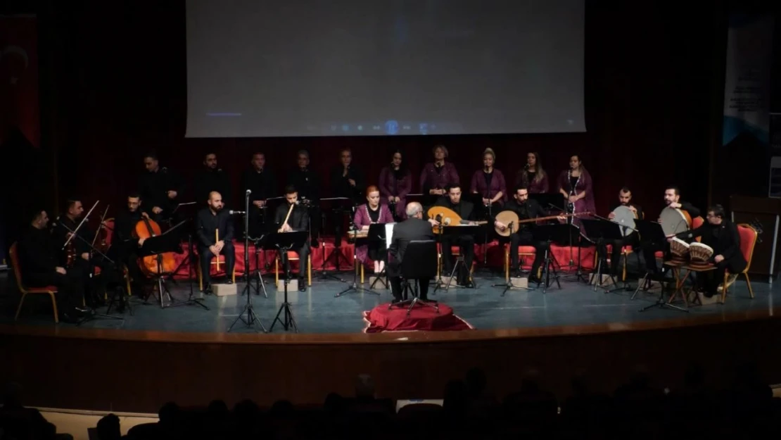 Elazığ'da Mevlana'yı Anma Konseri Düzenledi