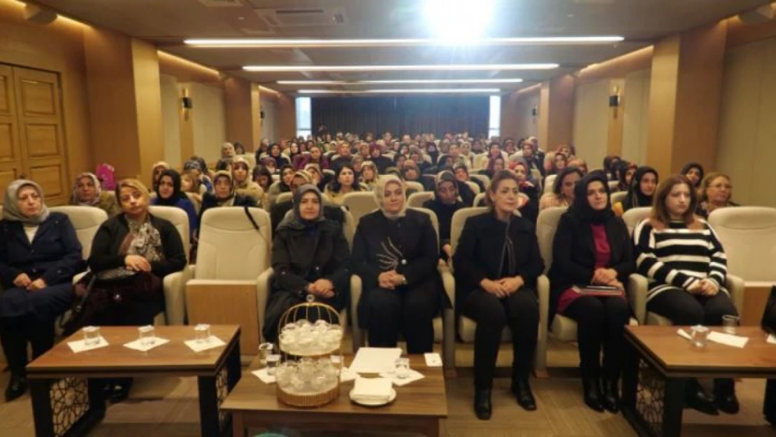 Elazığ'da Mevlana'yı Anma Programı Düzenledi