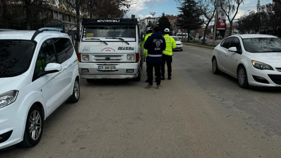 Elazığ'da Okul Önlerine Sıkı Takip