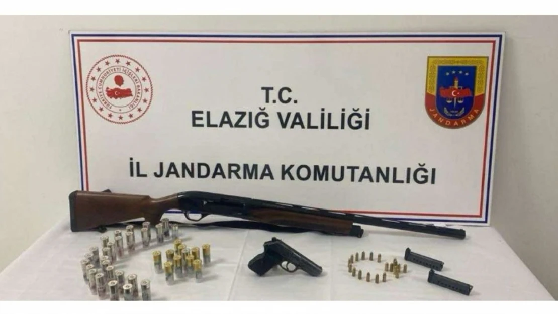 Elazığ'da Ruhsatsız Silah Bulunduran Şüpheliler Yakalandı