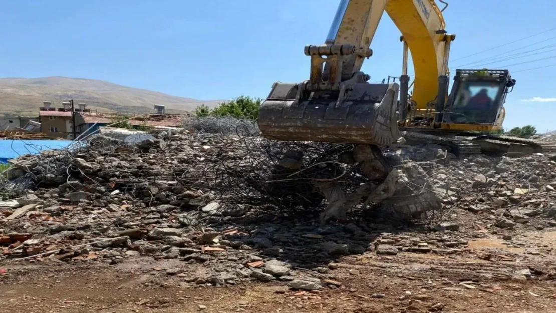 Elazığ'da Yıkım Skandalı!