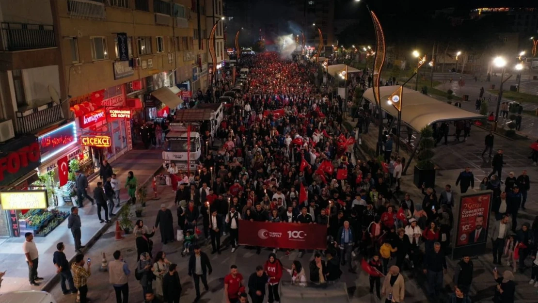 Elazığ Fener Alayı İle Aydınlandı