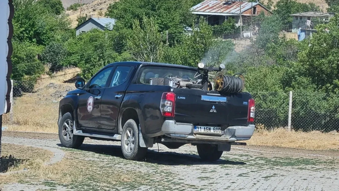 Elazığ İl Özel İdaresi İlaçlama Çalışmalarını Sürdürüyor