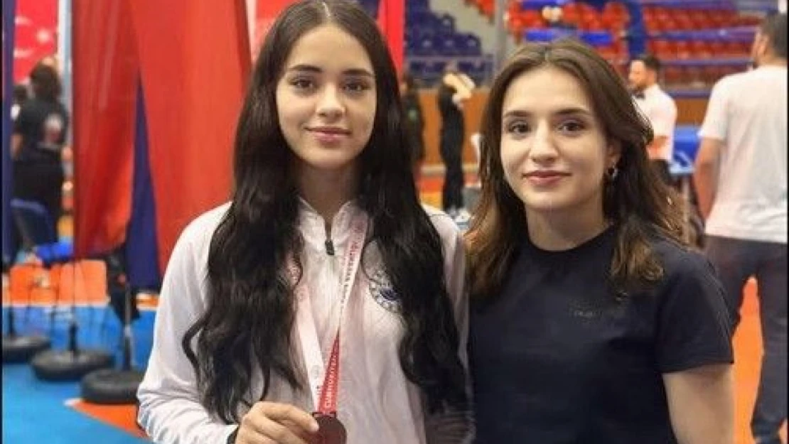 Elazığlı Boksör Elanur Yüngül Türkiye 3.'sü Oldu