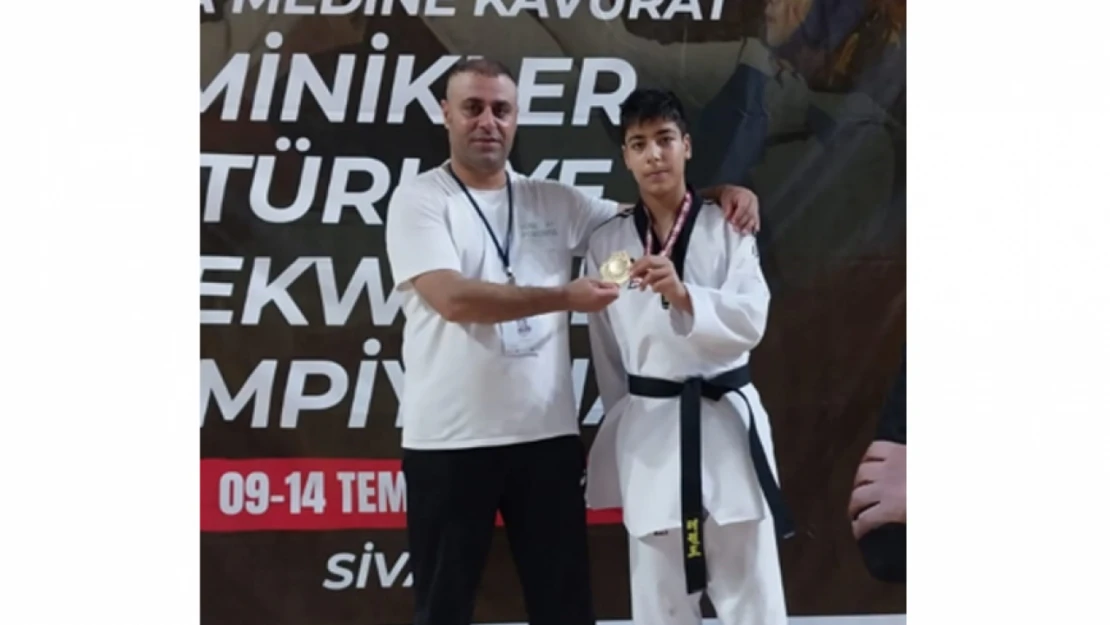 Elazığlı Minik Sporcu Taekwondo'da Türkiye Şampiyonu