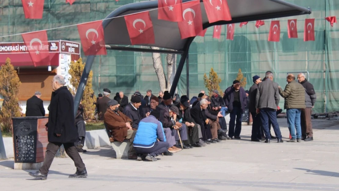 Emekliler: Çay İçecek Parayı Bile Bulamıyoruz