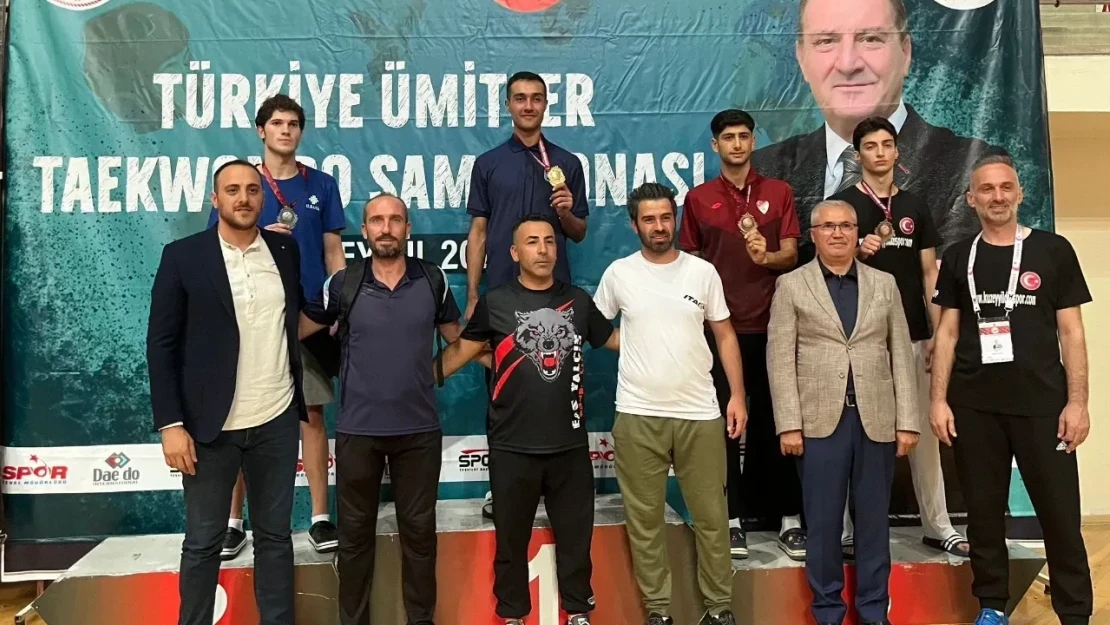 Emirhan Okşan Taekwondo Türkiye Üçüncüsü