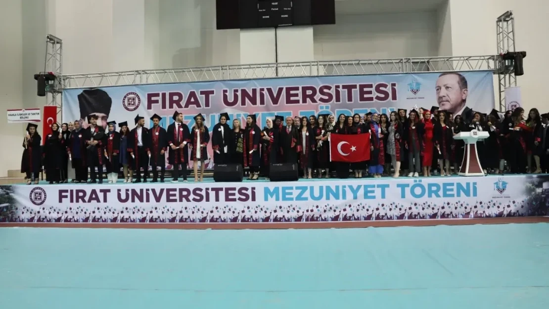 Fırat Üniversitesinde Binlerce Öğrenci Mezun Oldu