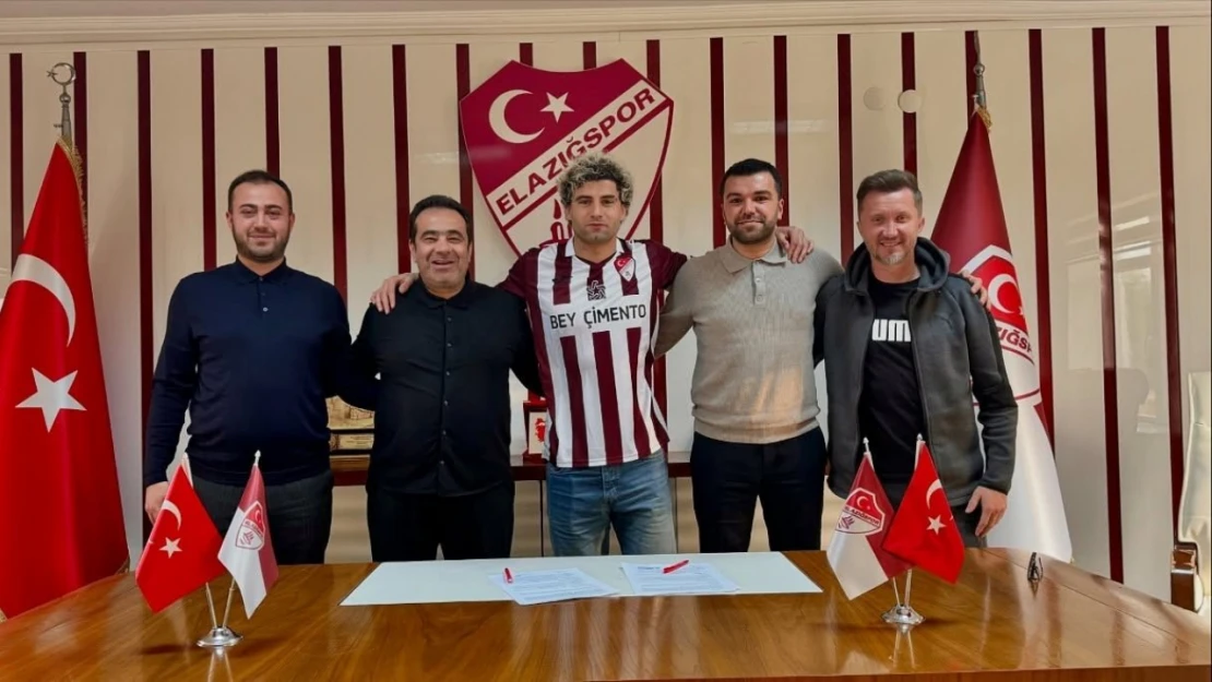 Fuat Bavuk'a İmza Töreni