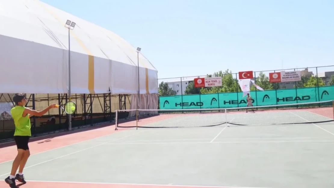 Genç Raketler Türkiye Şampiyonası İçin Elazığ'da Yarışıyor