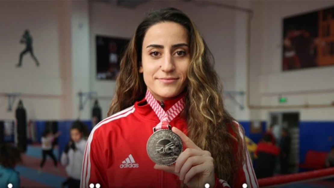 Gizem Özer Çeyrek Finalde