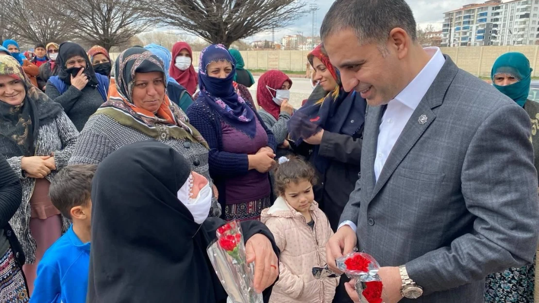 Kadın Geleceği İmar Eder İnançla, Kadın Çağı Aydınlatır Işığıyla