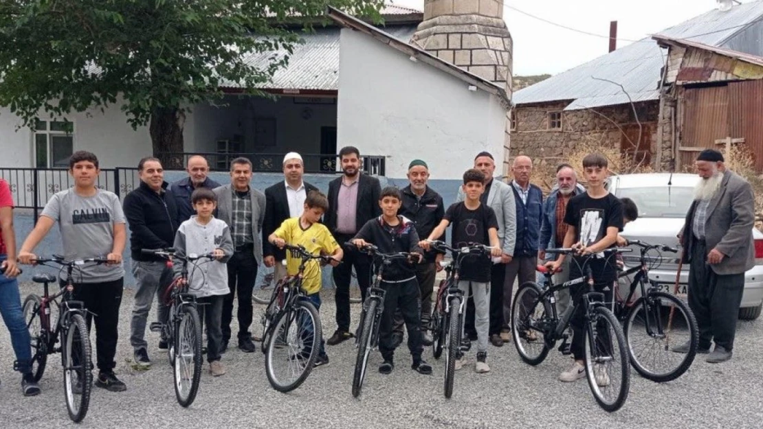 Karakoçan'da 'Kur'an-ı Kerim'e Geç Bisiklet Al' Projesi