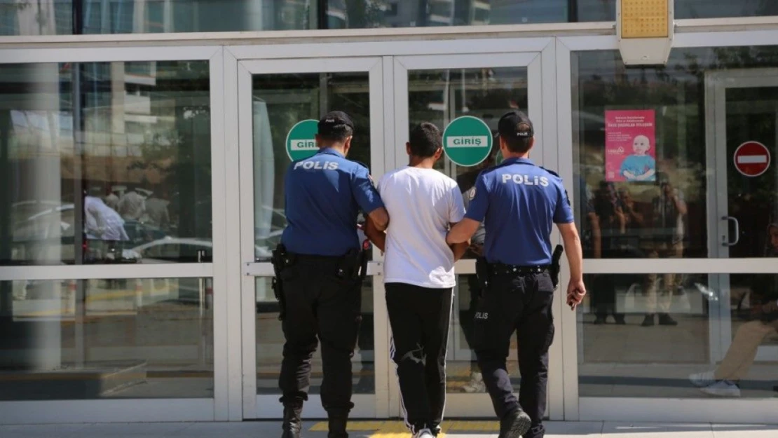 Köfteciler Sokağı'nda Hırsızı Yakalandı