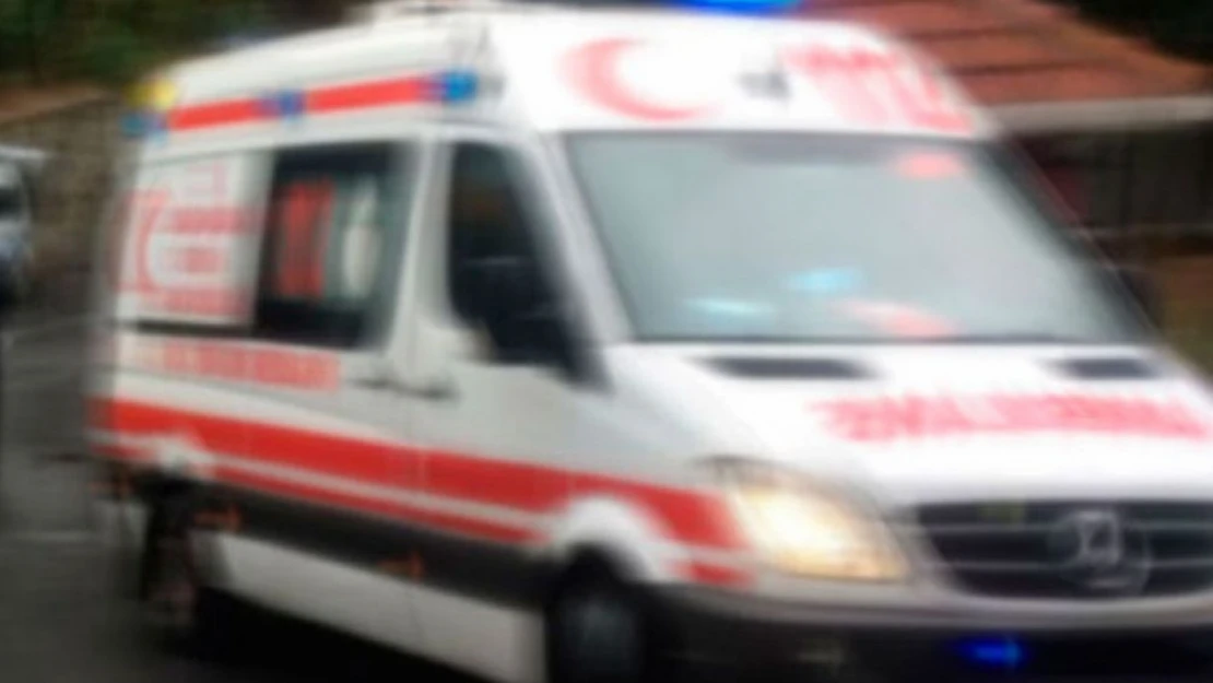 Muhtarı Alkollü Kişiler Tarafından Bıçaklandı