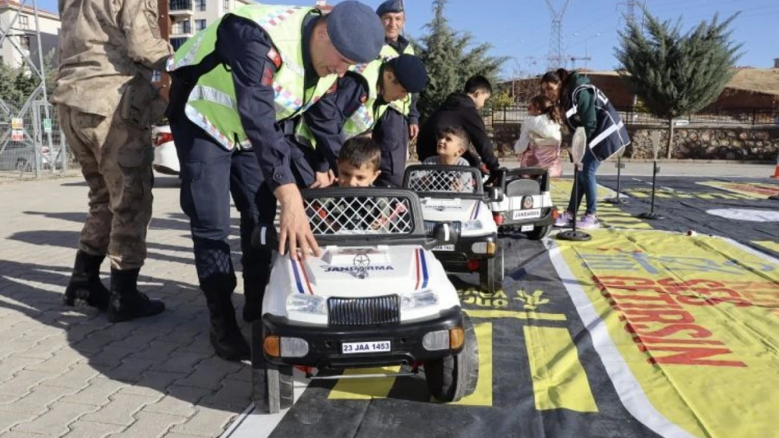 Öğrencilere Jandarmadan Eğitim