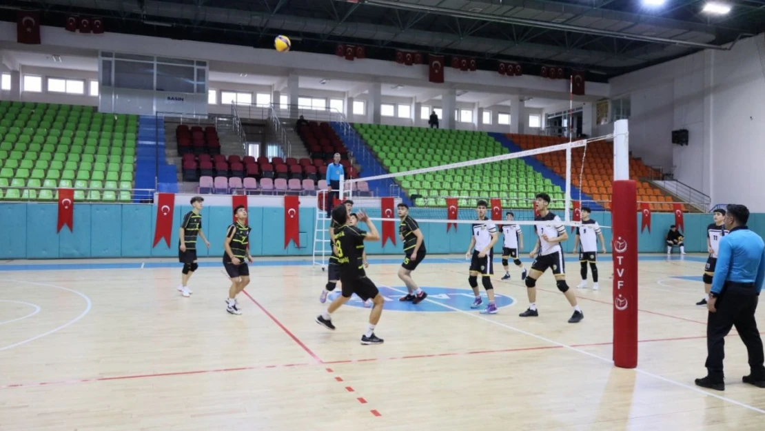 Okul Sporları Voleybol Müsabakaları Sona Erdi