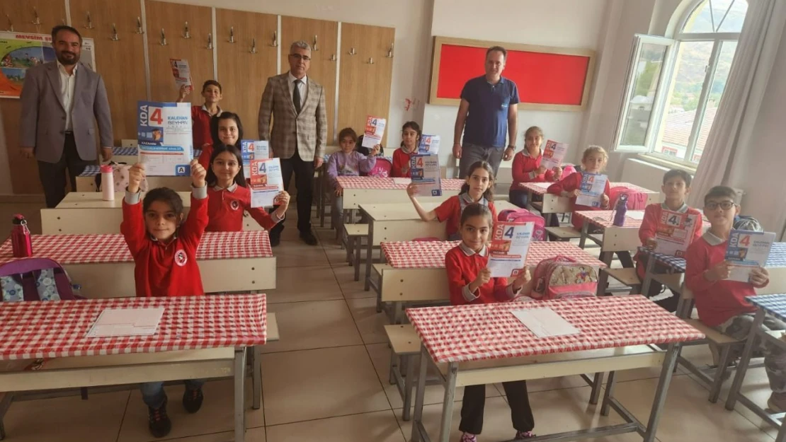 Palu'da Tüm Okullara Deneme Sınavı Kitapçığı Dağıtıldı