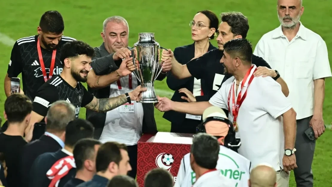 Ramazan Çelik'in Takımı Şampiyon Oldu!
