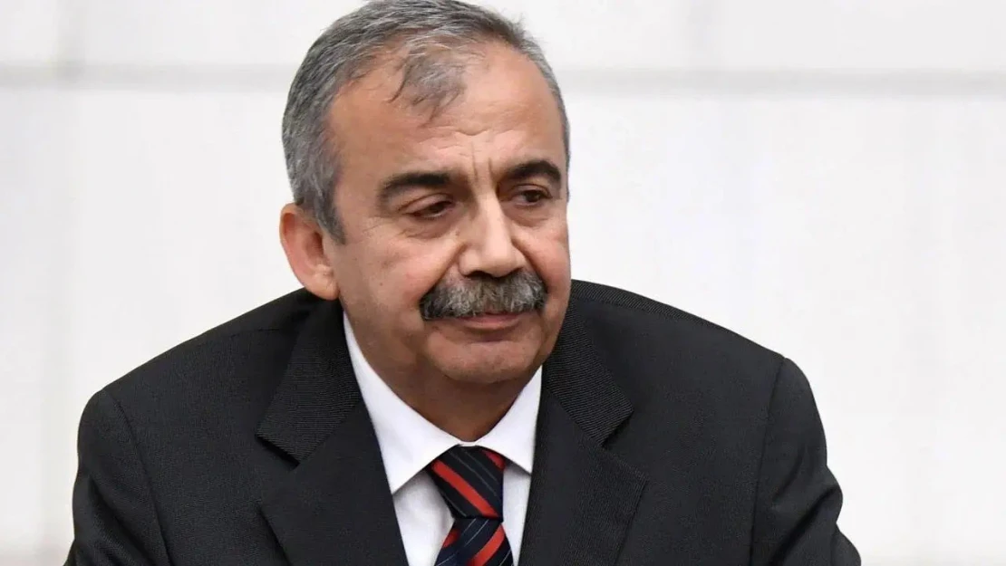 Sırrı Süreyya Önder Hayatını Kaybetti!