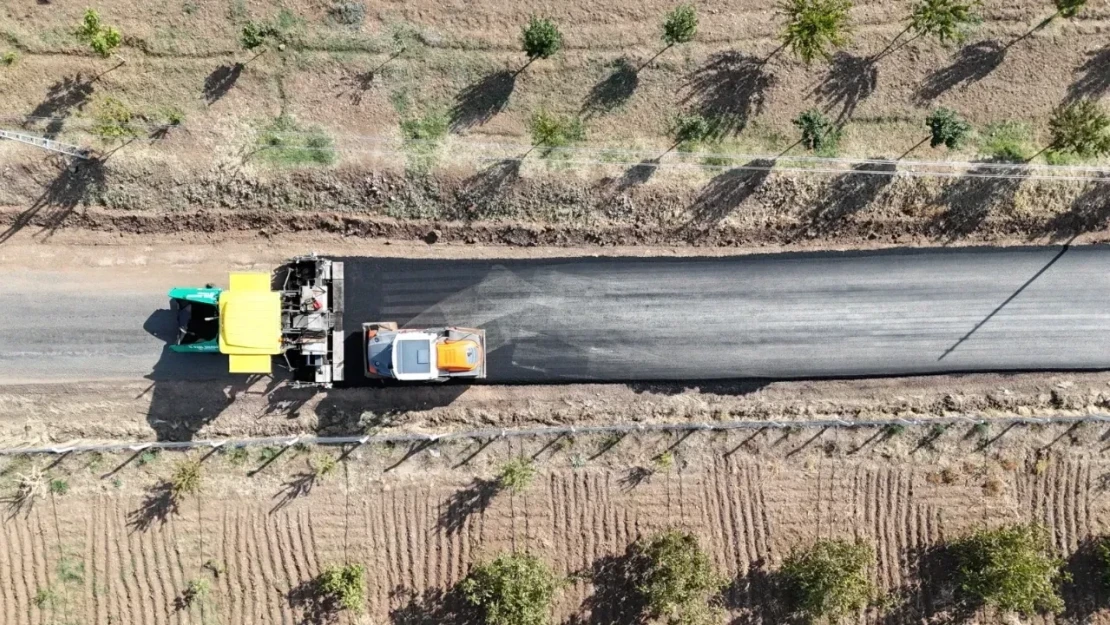 Sivrice Kavallı-Dedepınarı Grup Yolunda Asfalt Çalışmaları Devam Ediyor