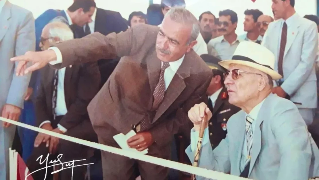 Sosyal Medyada Nostaljik Anlar: 1982'deki Elazığ Ziyareti İlgi Görüyor!