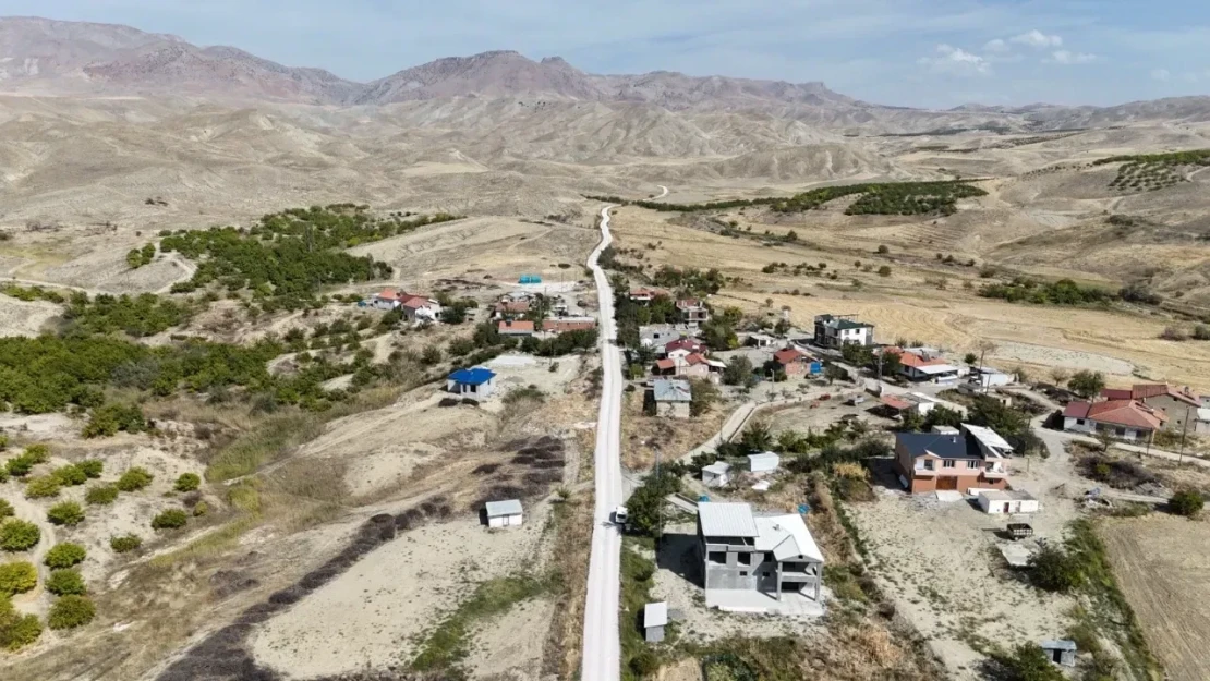 Suyatağı-Baskil Feribot İskelesi-Kızıluşağı Yolu'nda Bakım-Onarım Çalışmaları Devam Ediyor