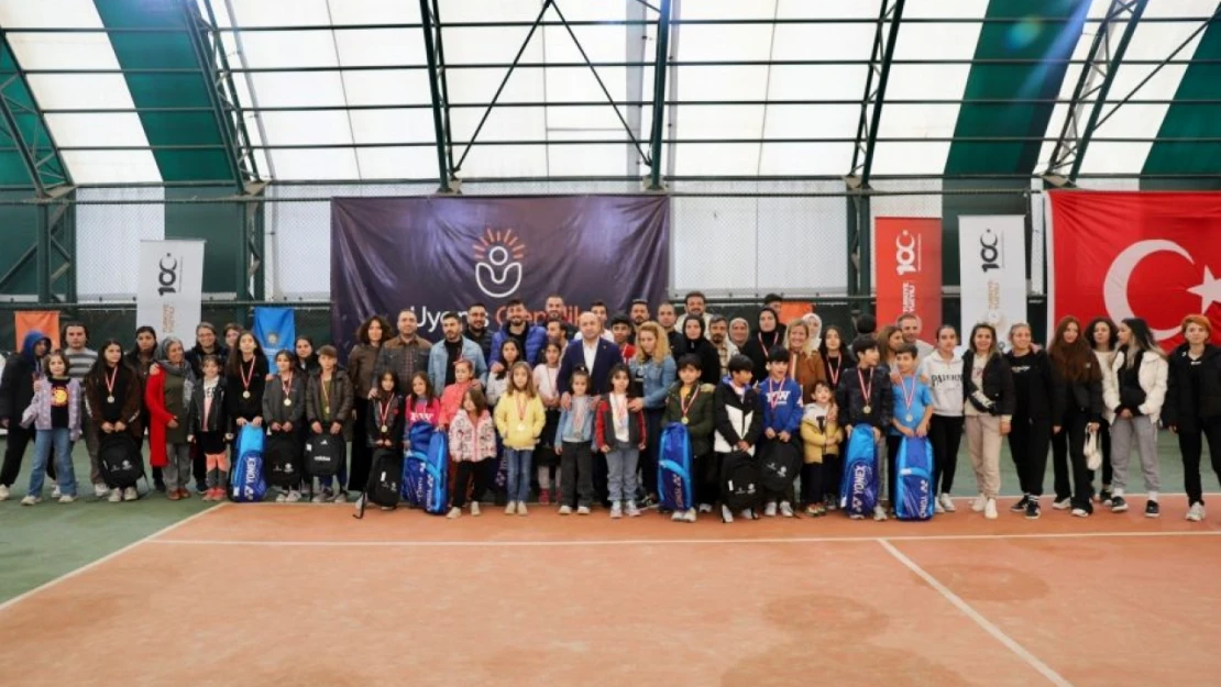 Uyanış Gençlik 2. Tenis Turnuvası Sona Erdi