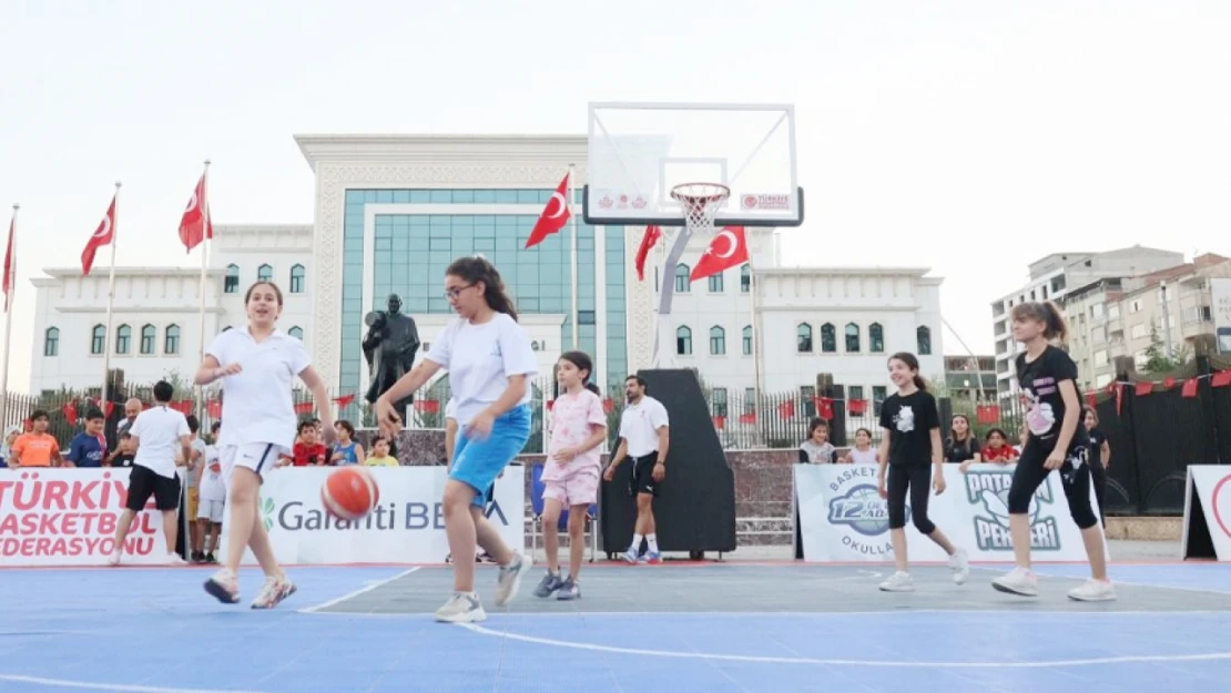 Valilik Meydanında Basketbol Şenliği