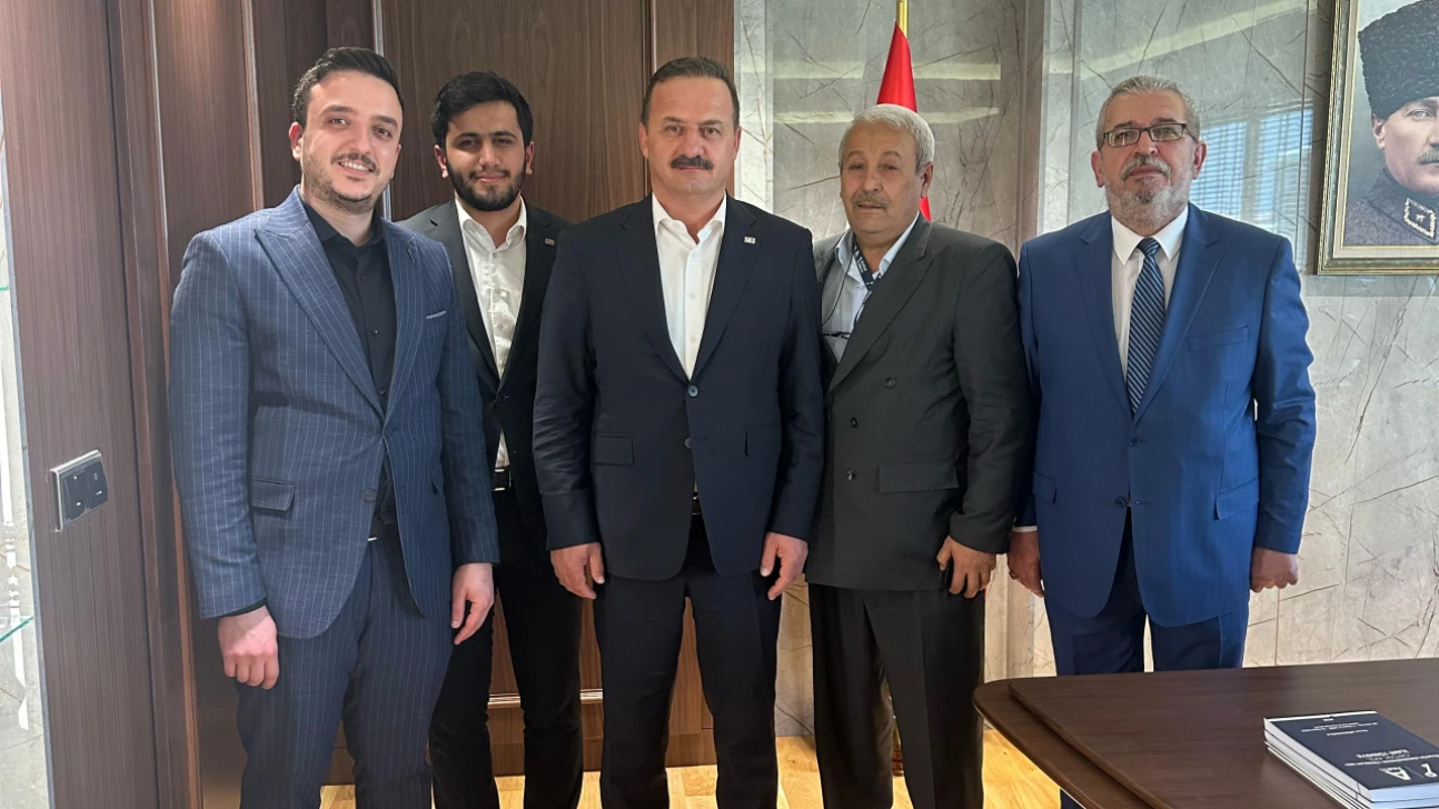 ANAHTAR PARTİ'DE DİKKAT ÇEKEN GÖREVLENDİRME! KURUCULARDAN İKİ İSME MERKEZDE STRATEJİK ROL