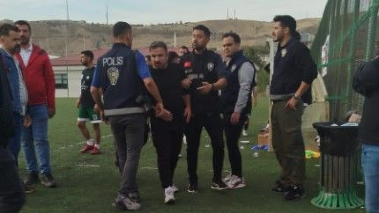 Paluspor-Alacakaya Maçında Saha Karıştı