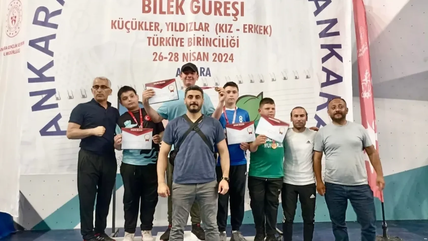 Bilek Güreşi'nden Elazığ'a Türkiye Birinciliği
