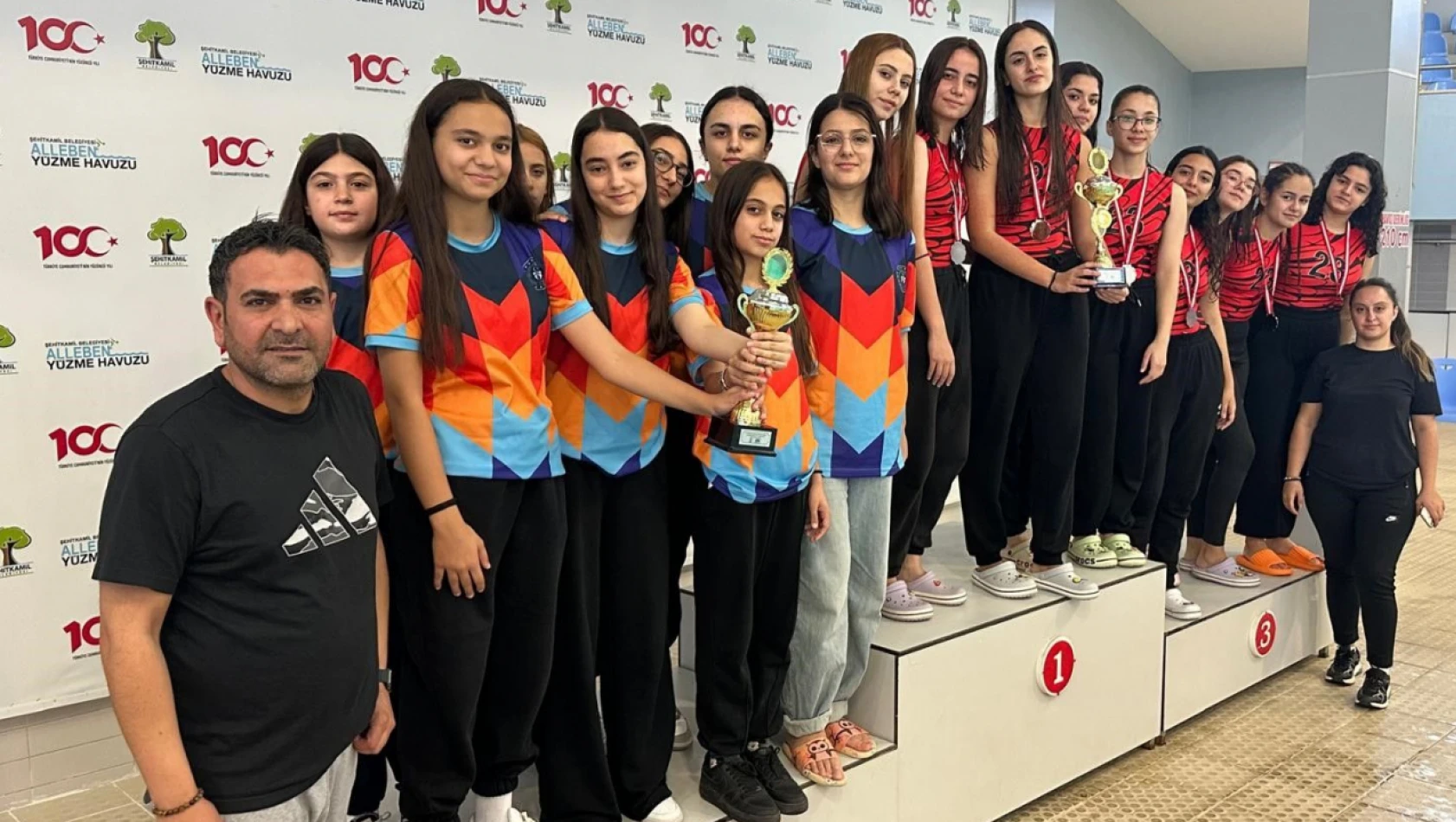 Elazığlı Sporculardan Su Topunda Büyük Başarı