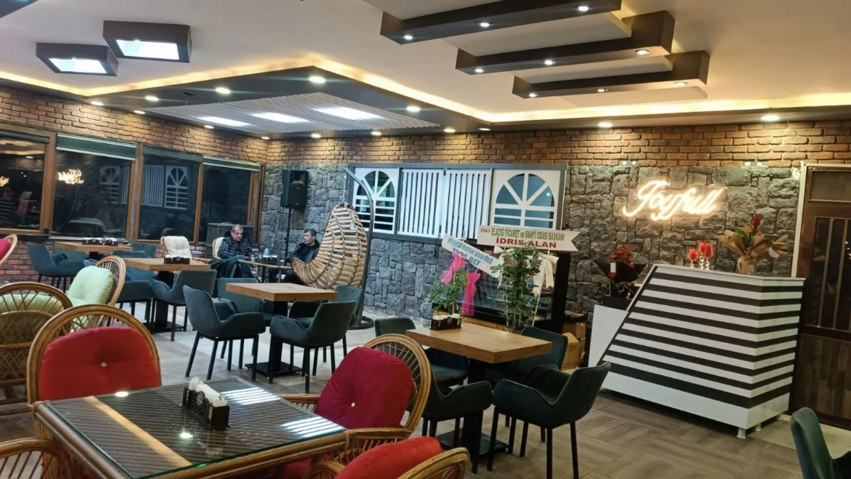Joyfull Cafe Hizmete Açıldı