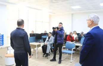 Elazığ Belediyesi Dijital Gençlik Merkezi'nde Eğitimler Sürüyor