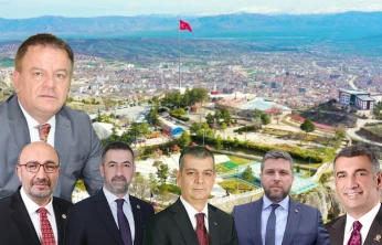 Koca Kalem Yazdı, Elazığ Siyaseti Buz Kesti! Nafiz Koca'dan Vekillere 'Abi' Ayarı: Bırakın Kavgayı, Şehre Bakın!