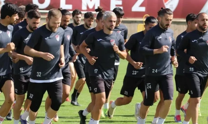 5 Futbolcumuz Yılın Onbirinde